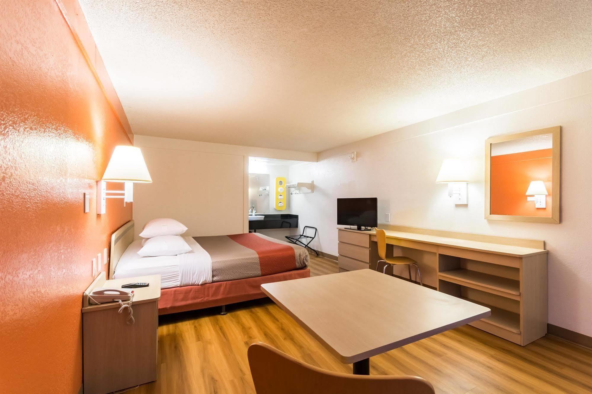 Travelodge By Wyndham Essington / Philadelphia Airport Ngoại thất bức ảnh